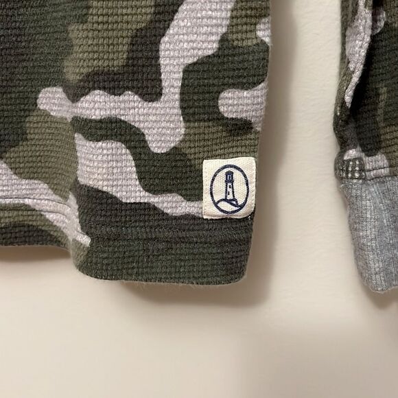 Lands End boys size 10/12 cotton green camouflage long sleeved shirt. - Picture 2 of 4